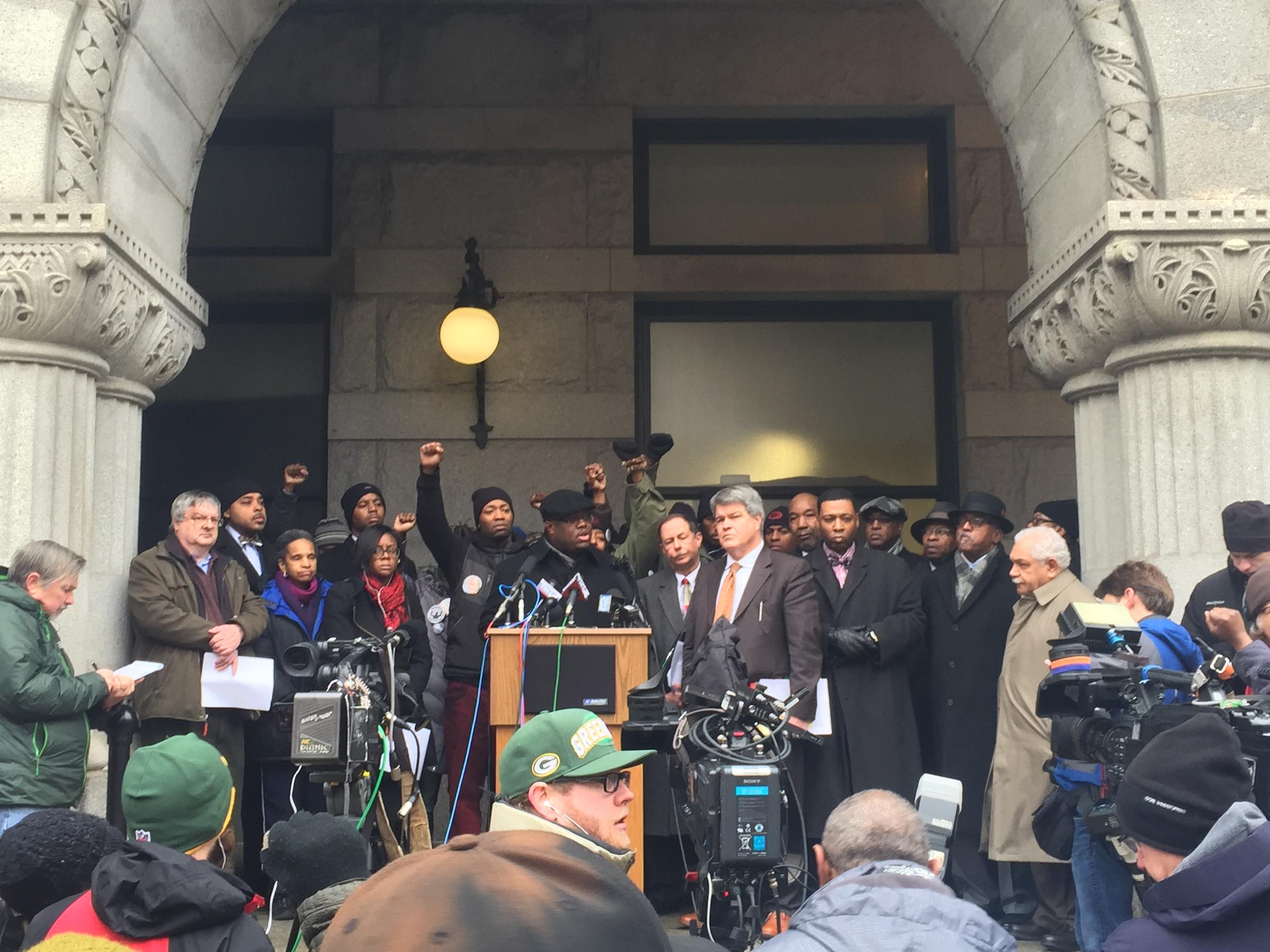 开云体育入口-包含转会期波士顿凯尔特人回应争议风云突变上海申花国际比赛日更衣室发声，这一次真的芝加哥公牛官宣签约备战欧联的词条